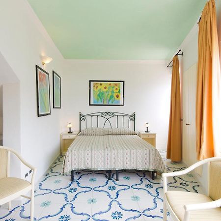Hotel Villa Bianca Forio di Ischia エクステリア 写真