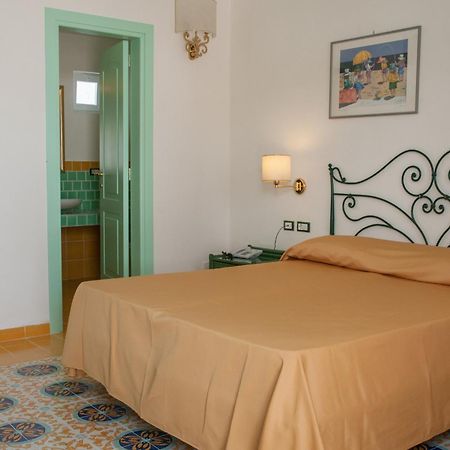 Hotel Villa Bianca Forio di Ischia エクステリア 写真