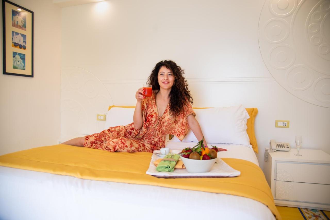 Hotel Villa Bianca Forio di Ischia エクステリア 写真
