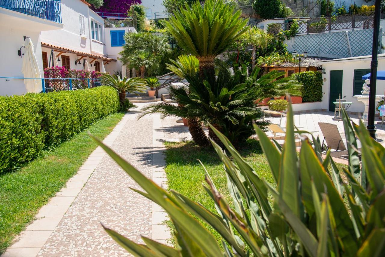Hotel Villa Bianca Forio di Ischia エクステリア 写真