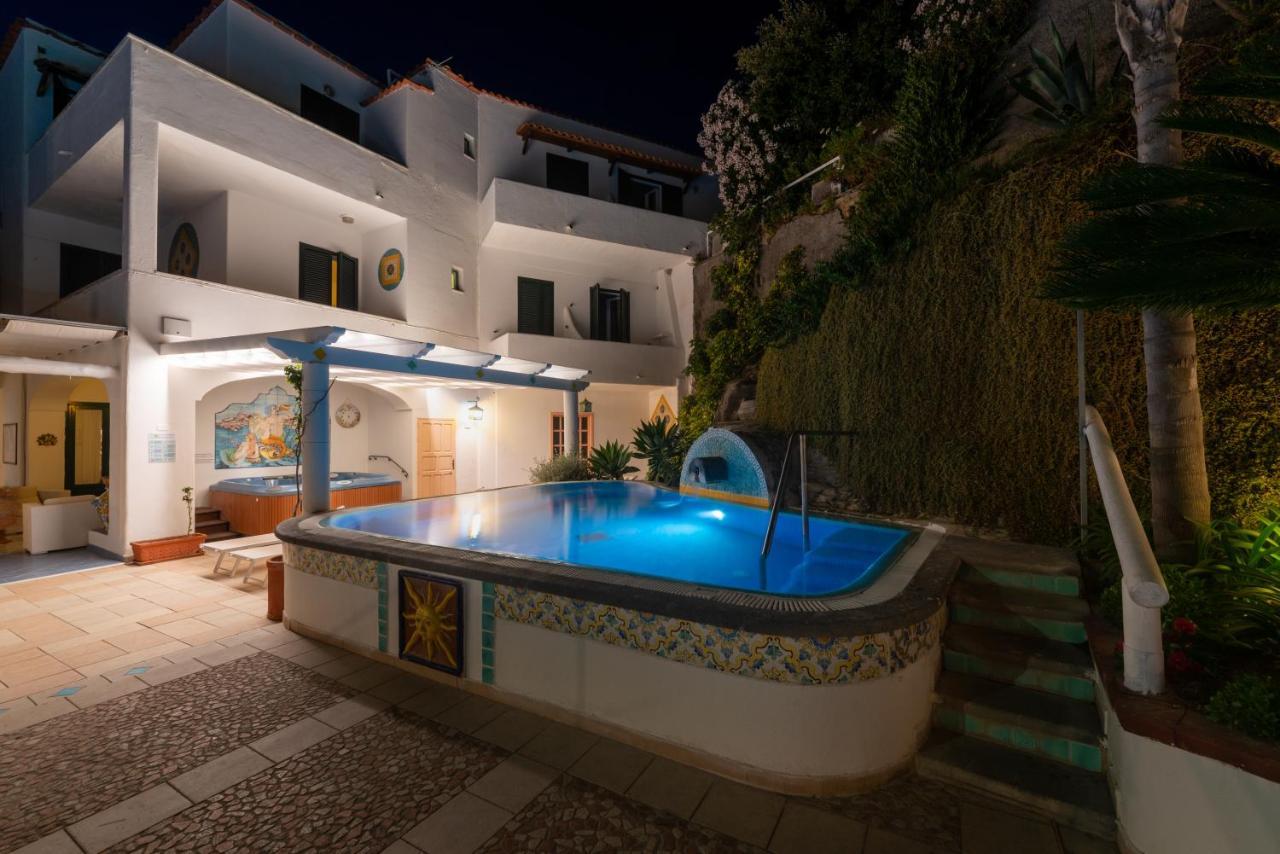 Hotel Villa Bianca Forio di Ischia エクステリア 写真