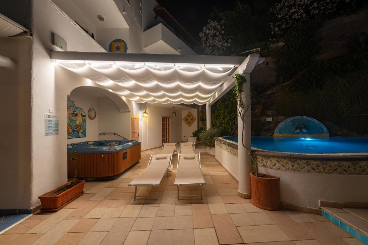 Hotel Villa Bianca Forio di Ischia エクステリア 写真