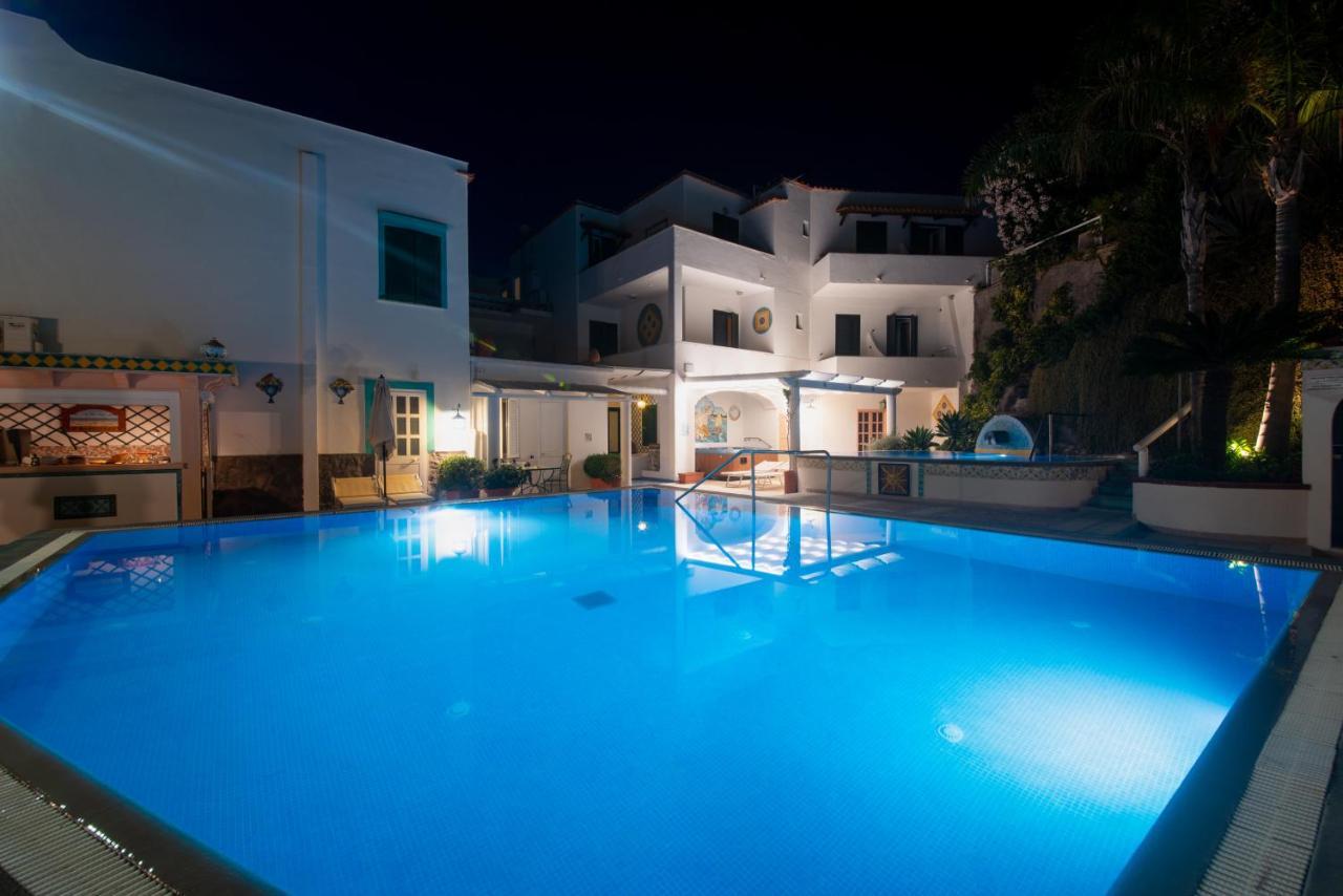 Hotel Villa Bianca Forio di Ischia エクステリア 写真