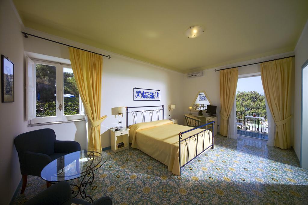 Hotel Villa Bianca Forio di Ischia 部屋 写真