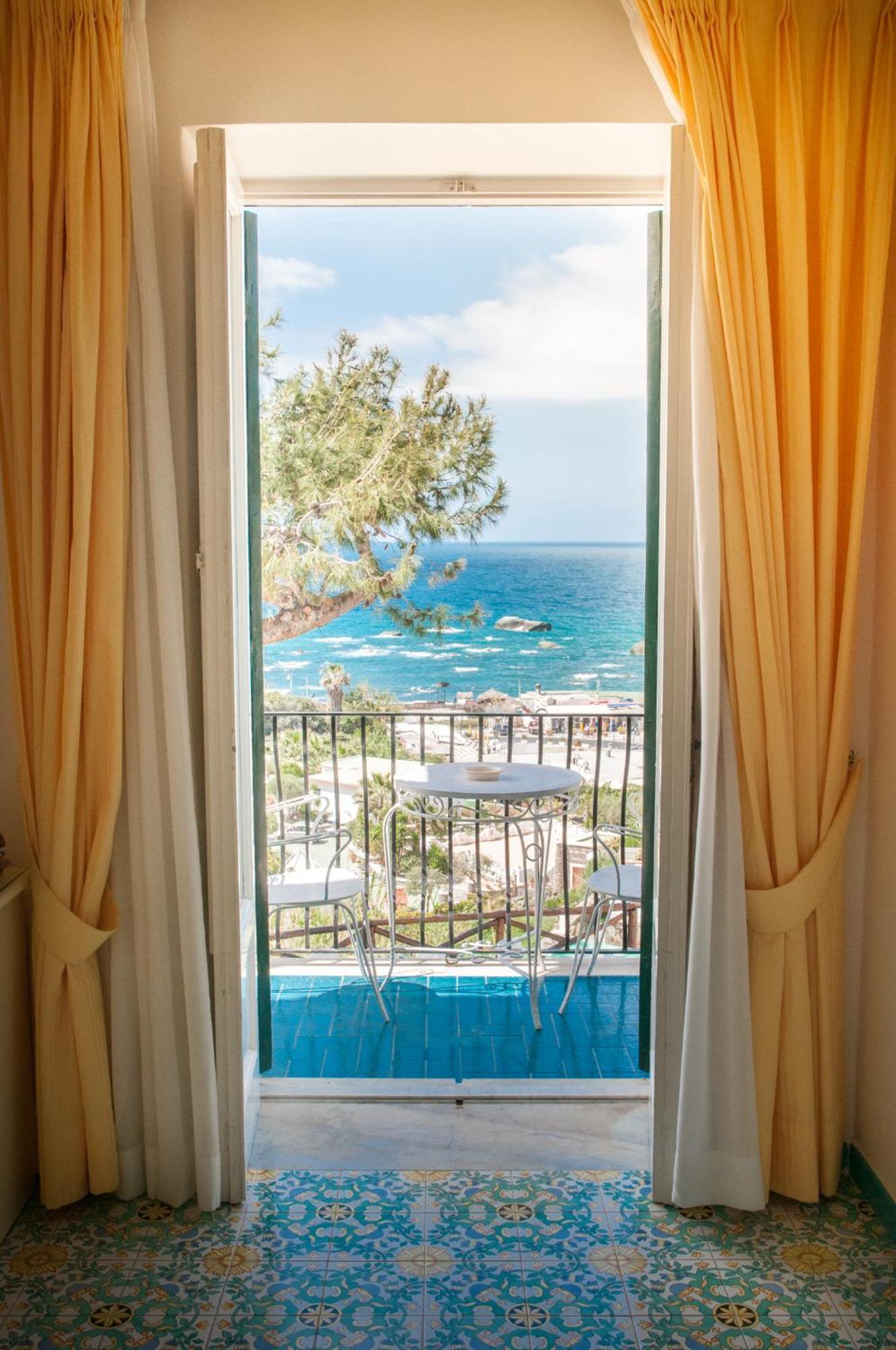 Hotel Villa Bianca Forio di Ischia エクステリア 写真