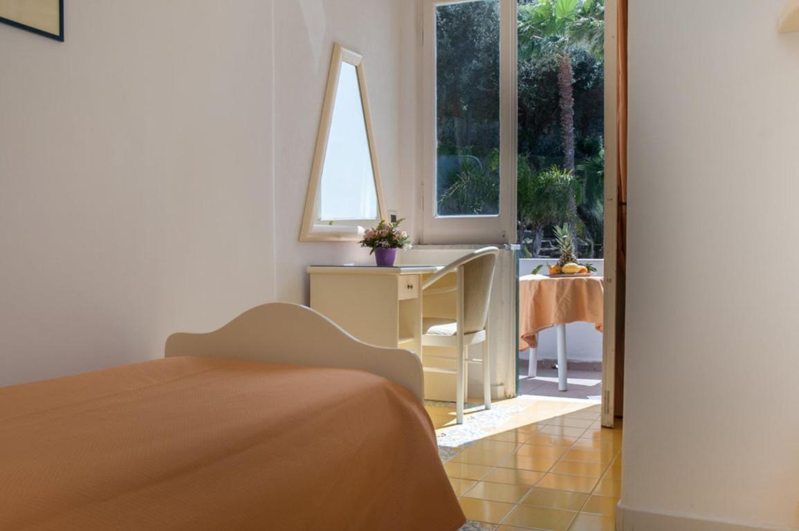 Hotel Villa Bianca Forio di Ischia エクステリア 写真