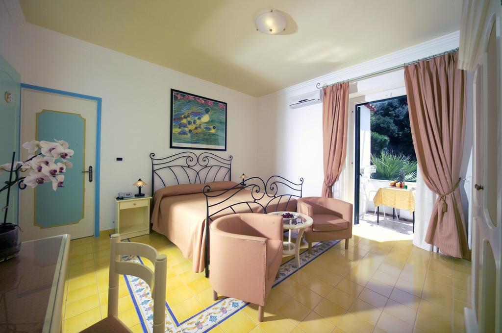 Hotel Villa Bianca Forio di Ischia 部屋 写真
