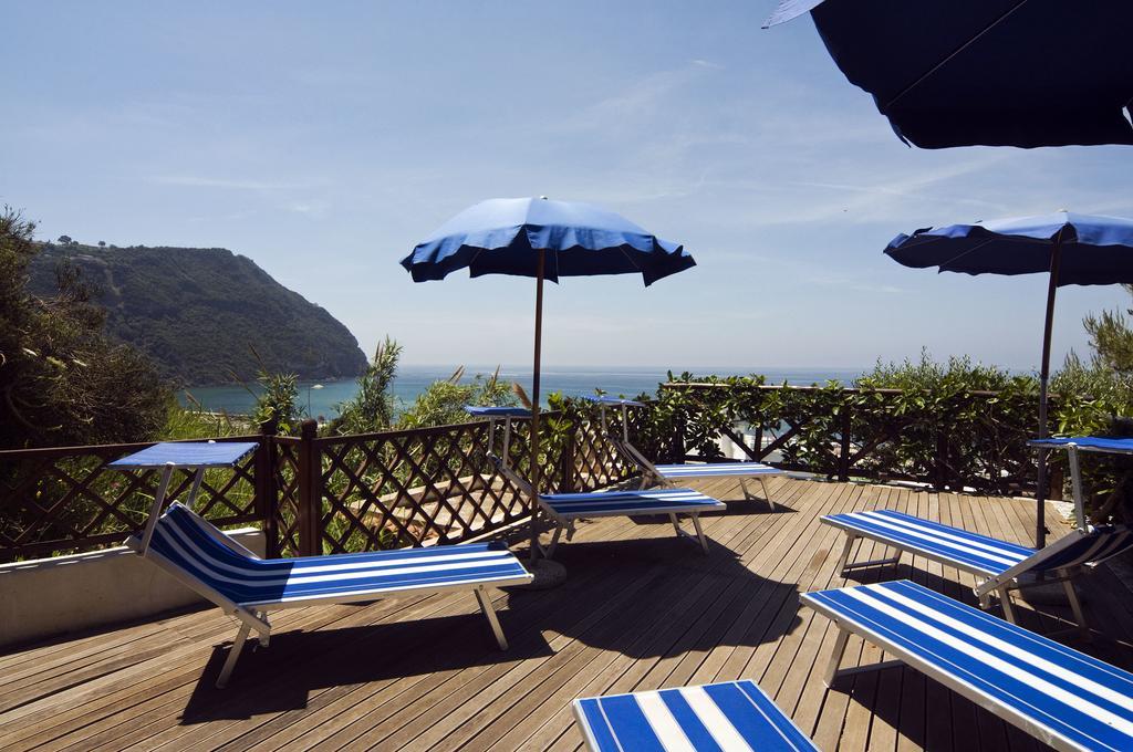 Hotel Villa Bianca Forio di Ischia エクステリア 写真
