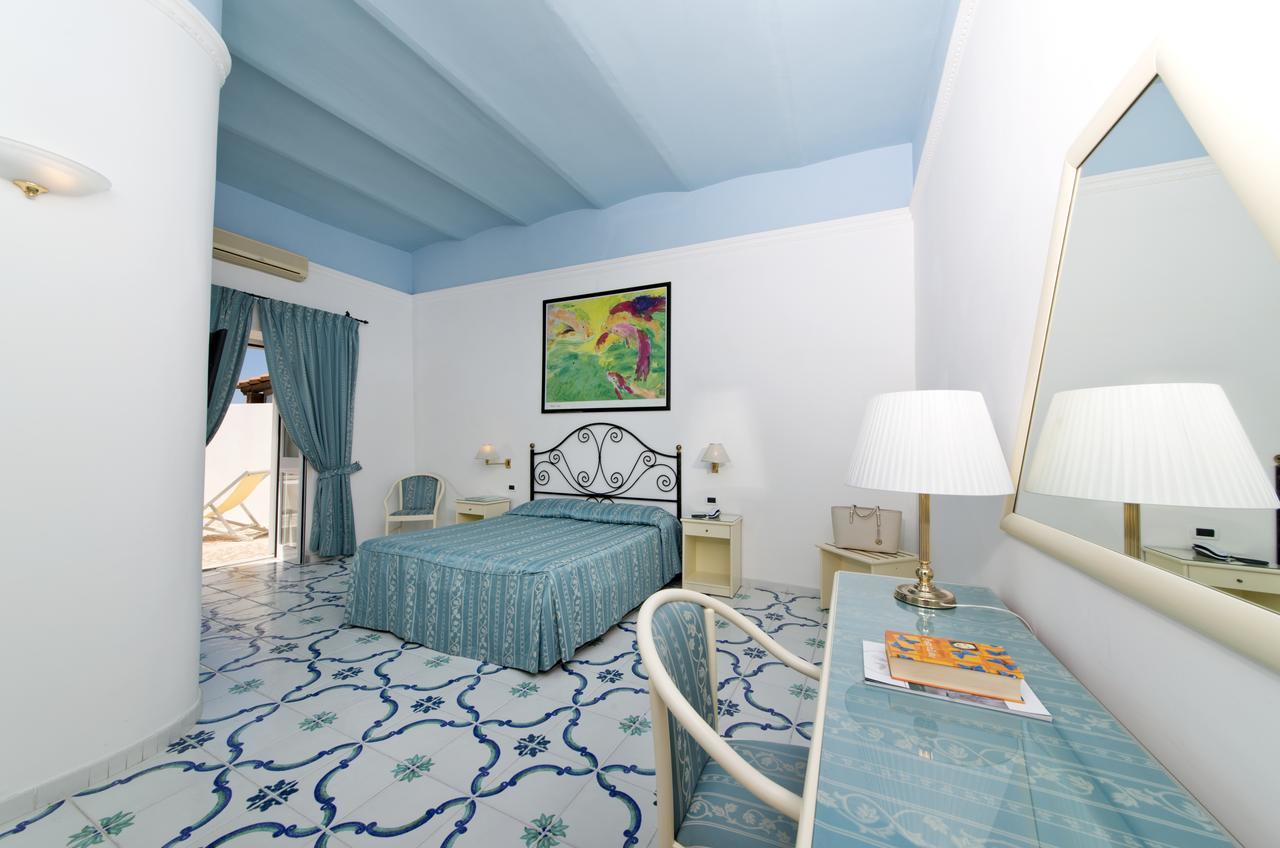 Hotel Villa Bianca Forio di Ischia エクステリア 写真