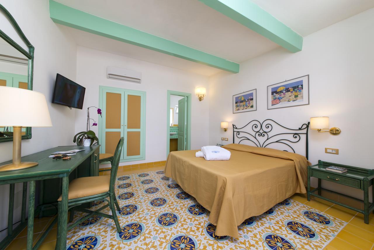 Hotel Villa Bianca Forio di Ischia エクステリア 写真